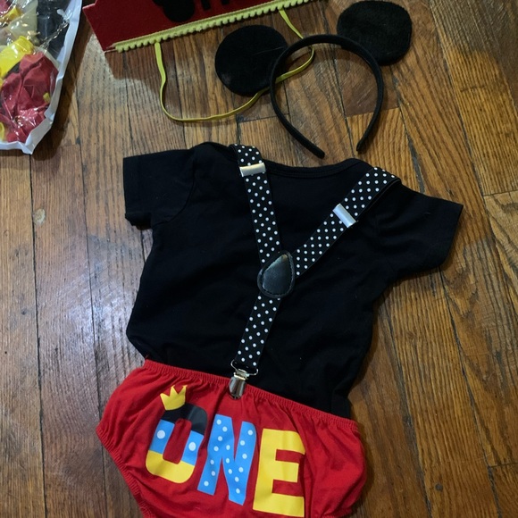 Mickey Mouse Birthday Party Supplies Set - Multicolor - Picture 4 of 6